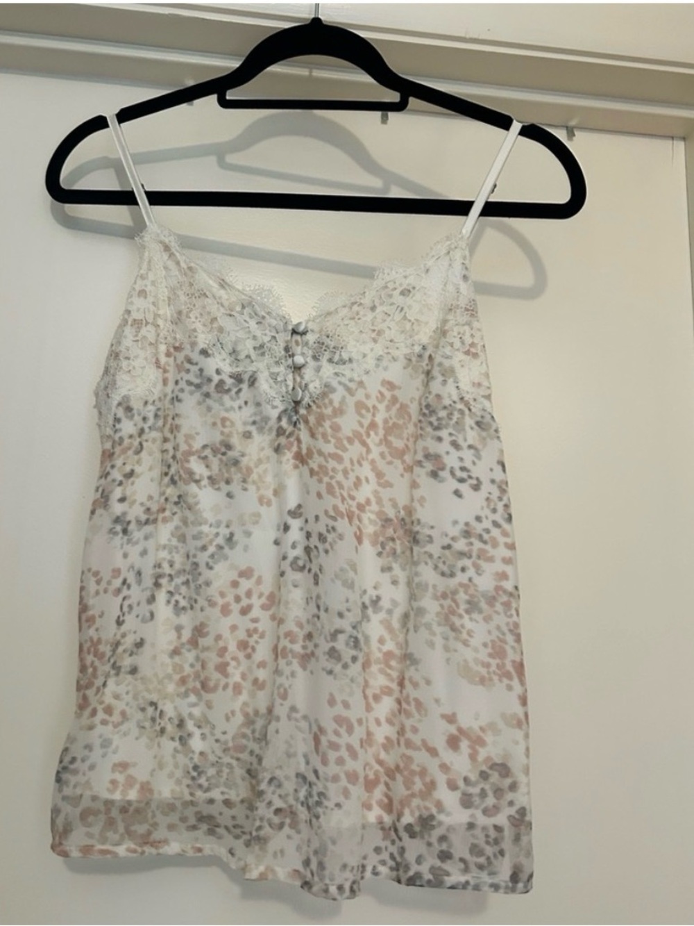 NWOT Abercrombie & Fitch White Lace-Trim Cami with Blush and Gray Spot Print